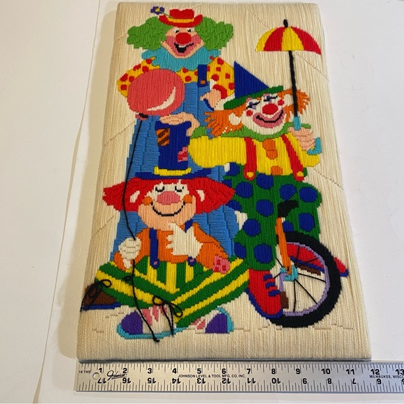 Vintage unframed yarn worked needlepoint clown piece 12”x 20” approx GUC, faded - Picture 7 of 9